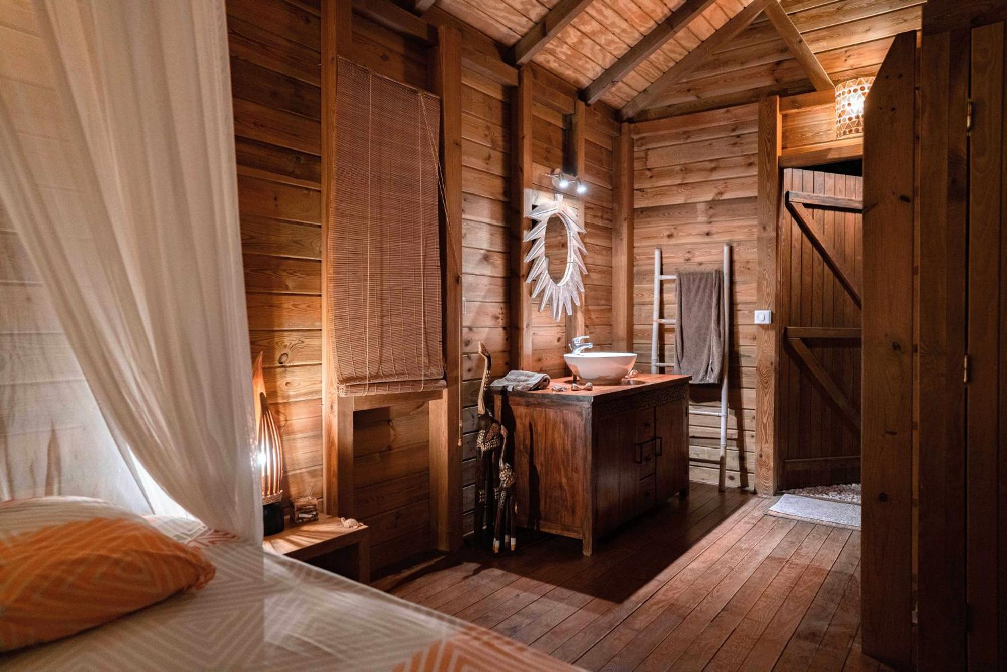 Au Jardin Des Colibris Ecolodge&Spa Deshaies Buitenkant foto
